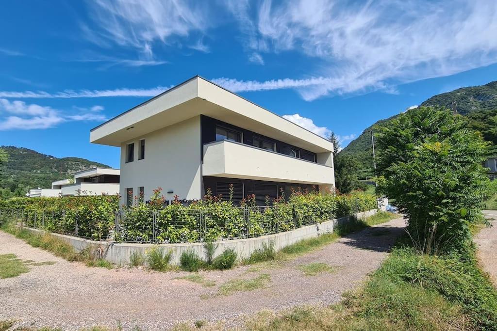 Appartamenti Moderni, Luminosi E Tranquilli Con Parcheggio Privato - Agritur La Tenuta Trento Esterno foto