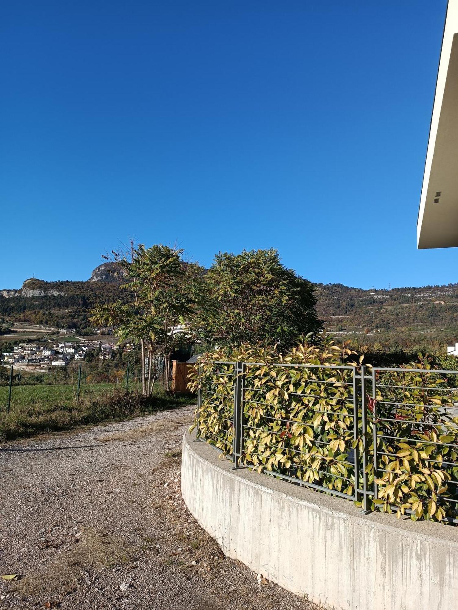 Appartamenti Moderni, Luminosi E Tranquilli Con Parcheggio Privato - Agritur La Tenuta Trento Esterno foto