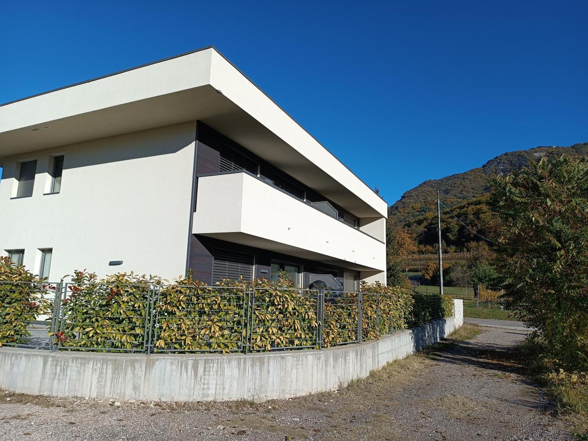 Appartamenti Moderni, Luminosi E Tranquilli Con Parcheggio Privato - Agritur La Tenuta Trento Esterno foto